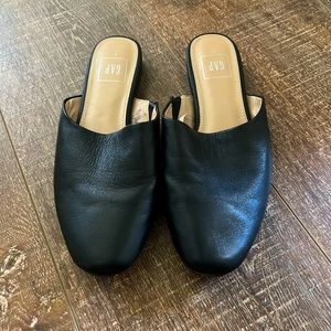 Gap Sz 7 Black Mules